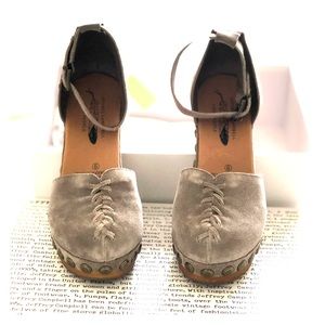 Clogs for day or night!